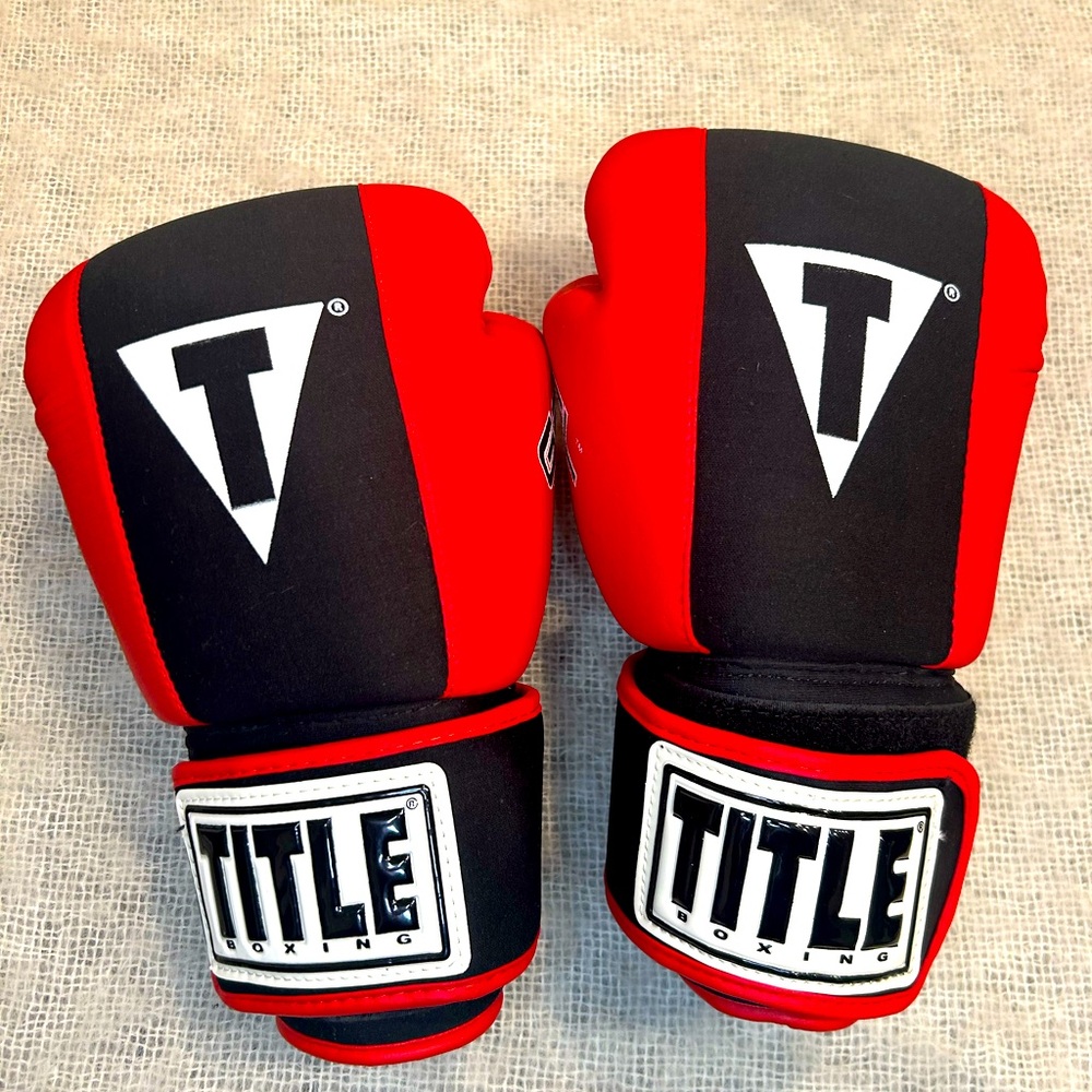 Title Gel Boxing Gloves